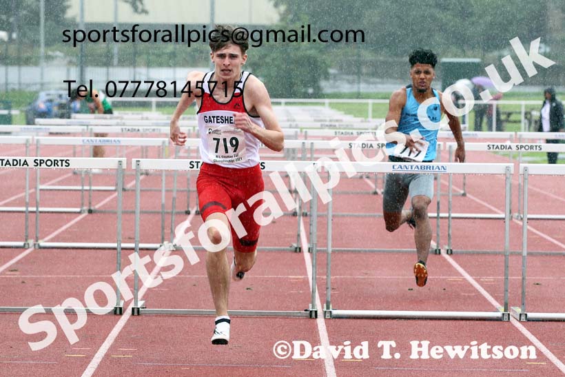 Mens and Boys hurdles, 2021 North Eastern Track and Field Champs., Middesbrough. Photo: David T. Hewitson/Sports for All Pics